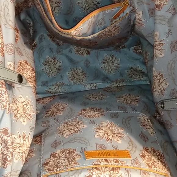 Purses - Picture 4 of 10